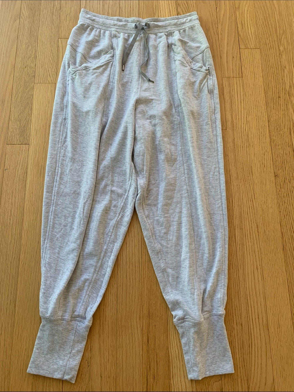 Lululemon Still Chill Jogger Heathered Grey Size 6 Slouchy Baggy Athleisure Gym